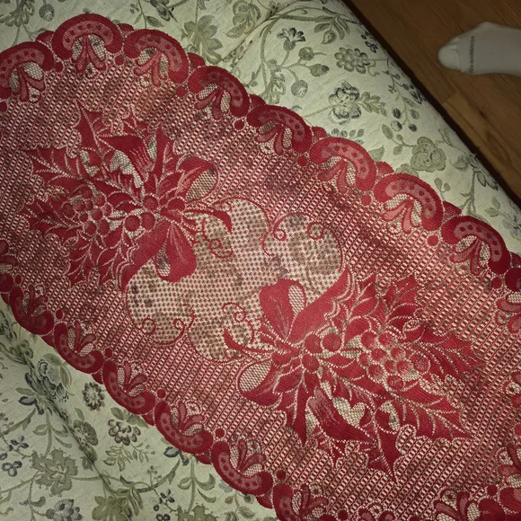 Red Lace Table Runner Set - Picture 3 of 9